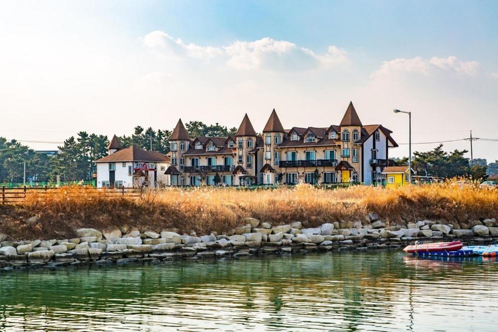 Santa Beach Pension Gangneung Dış mekan fotoğraf